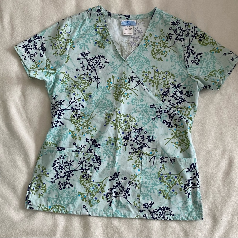 SB Scrubs top